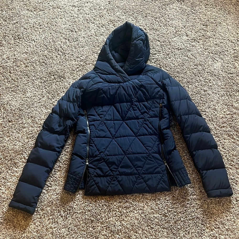 4 lululemon puffer jacket navy